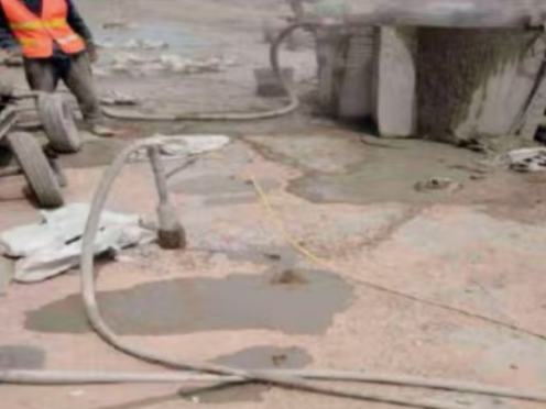 大兴水泥混凝土路面板底注浆技术 路面脱空注浆整治方案