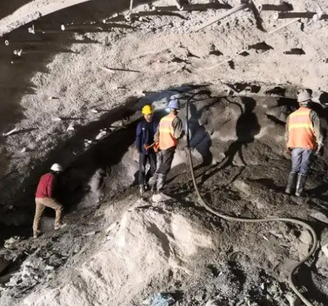 大兴拱顶带模注浆料的施工流程及注意事项